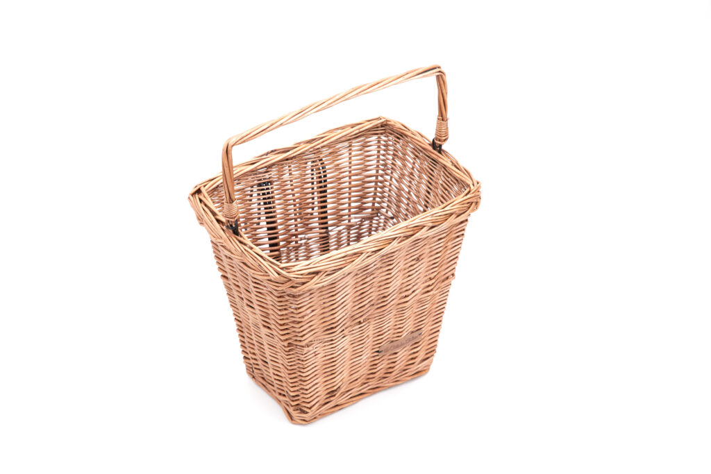 The Bilda Rear Wicker Basket mounts to the side of your Rear Rack.

This deep basket is great for grabbing groceries.

Compatible with most rear racks on the market, including the: Bilda Rear Rack