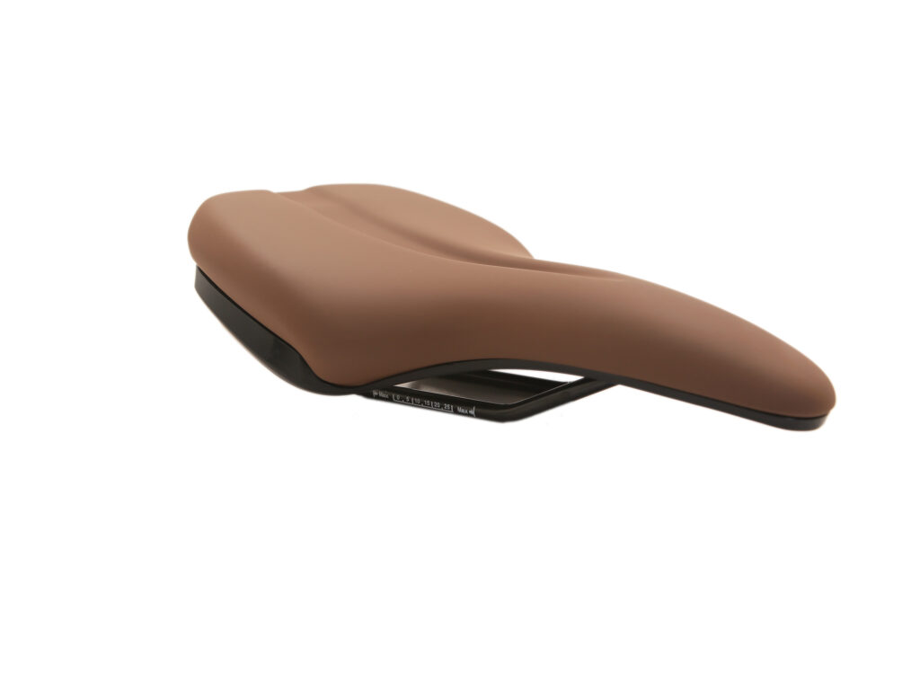 Civilderness Replacement Saddle for 2022-23 Model Years.

Fits any bicycle!

Medium width saddle offering both comfort and performance.